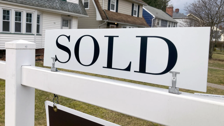 Arkansas homeowners selling their house for cash to Kade Homes